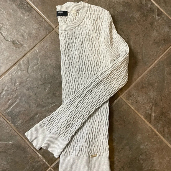 T Tahari Grey Sweater size S - Picture 4 of 8